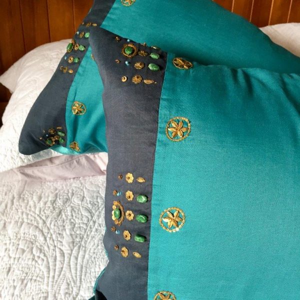 Upcycling a Skirt into Cushion Covers